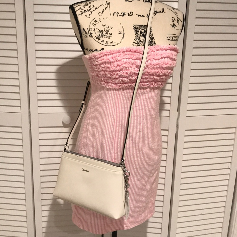 *SOLD* NWT Calvin Klein Medium Crossbody - Picture 7 of 7